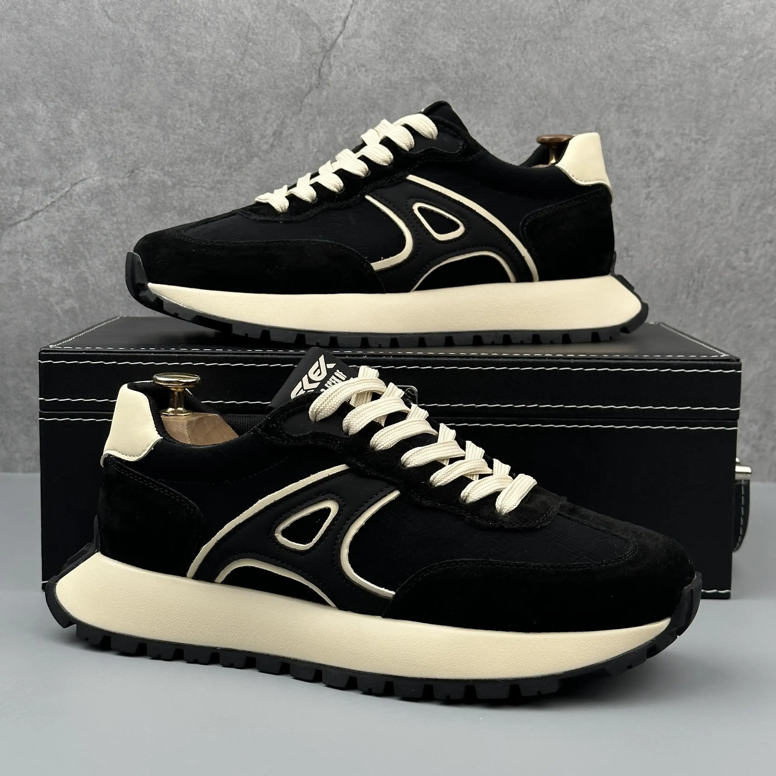Zapatillas Golf modelo 2025 - Imagen 2